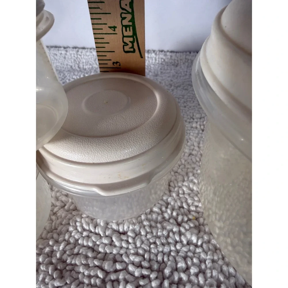 Rubbermaid Servin Saver Vintage Food Storage Set 6 Cup and‎ 1/2 Cup Almond Lids